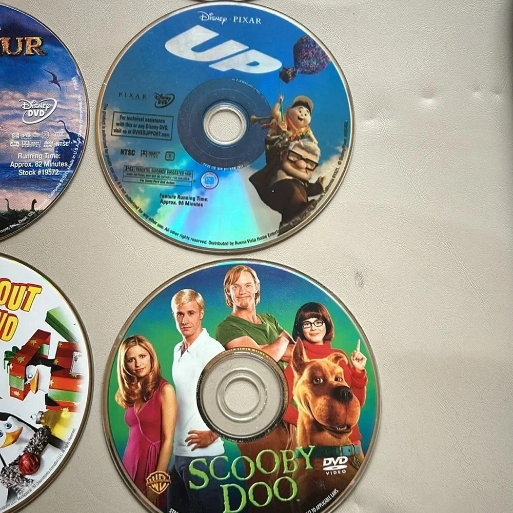 12 Random CD Movies with travel case most are probably vintage for 1 price - Picture 7 of 10